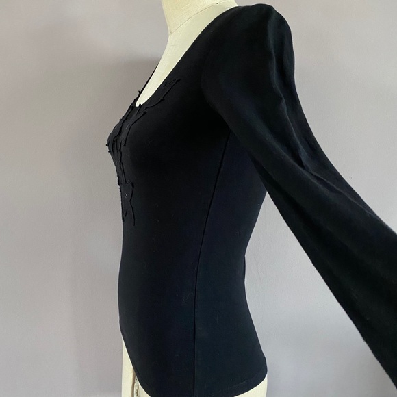 Pretty top with mesh front - Picture 1 of 5